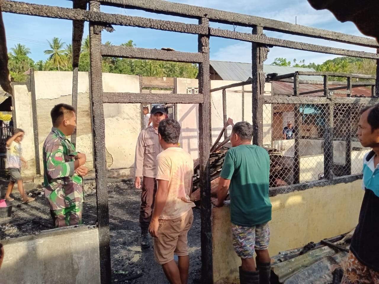 Rumah dan Toko di Balantak Selatan Dilalap Api